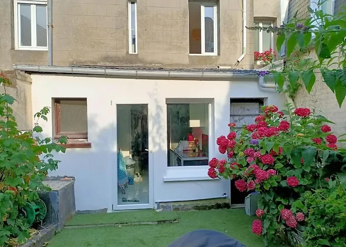 Maison Spacieuse Avec Cour Arriere